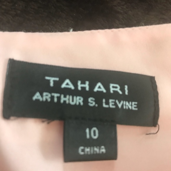 Peach and cream dress by Tahari 10 - Picture 2 of 2